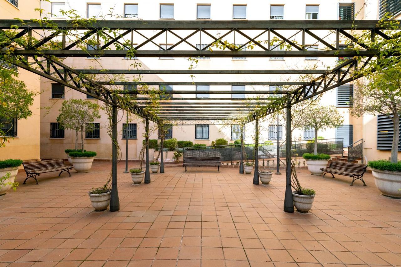 Centrico Ii Donkey Parking Incluido Seville